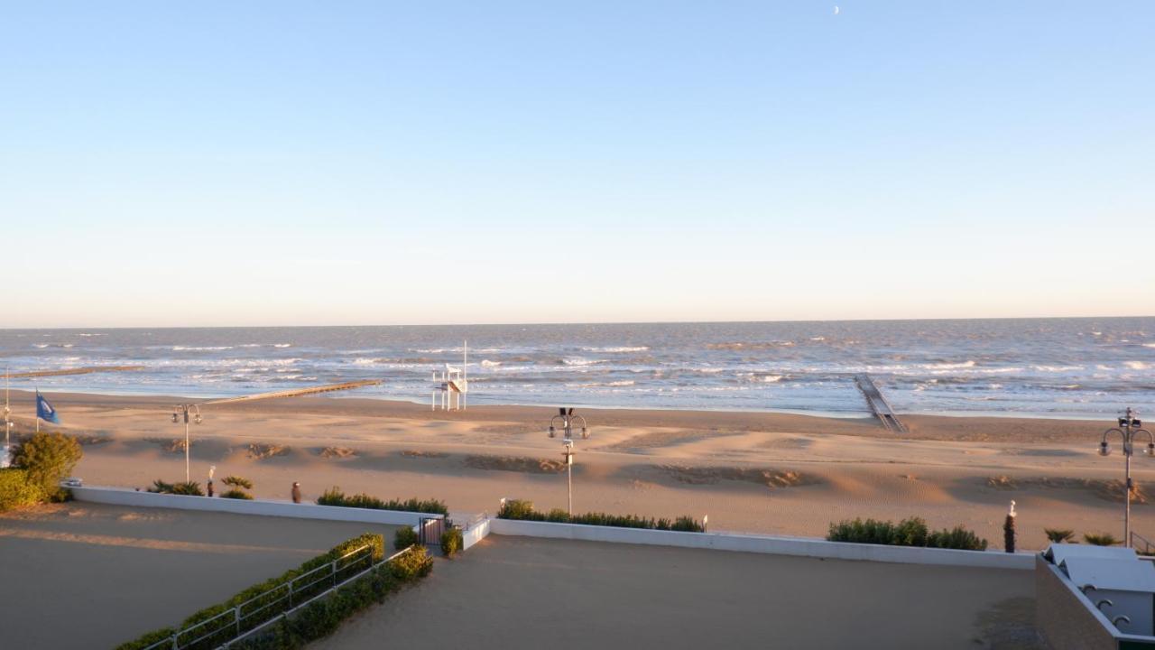 App4Rent Augustus Sea View - Family House - Wifi&Parking - 3 Rooms Lido di Jesolo Exterior foto
