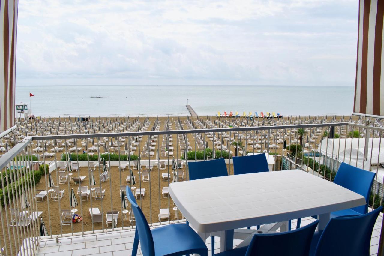 App4Rent Augustus Sea View - Family House - Wifi&Parking - 3 Rooms Lido di Jesolo Exterior foto